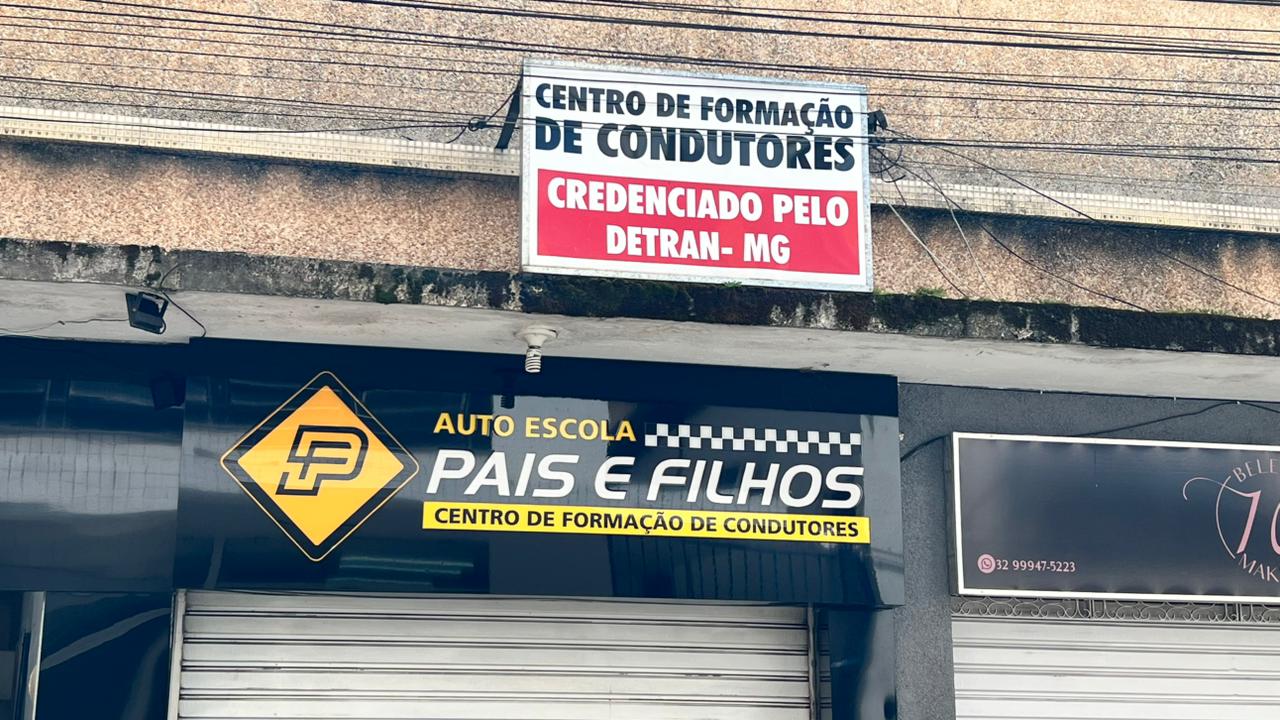 Vídeo: após alunos encontrarem portas fechadas, Autoescola Pais e Filhos anuncia fusão das atividades com Autoescola 14 Bis em Santos Dumont